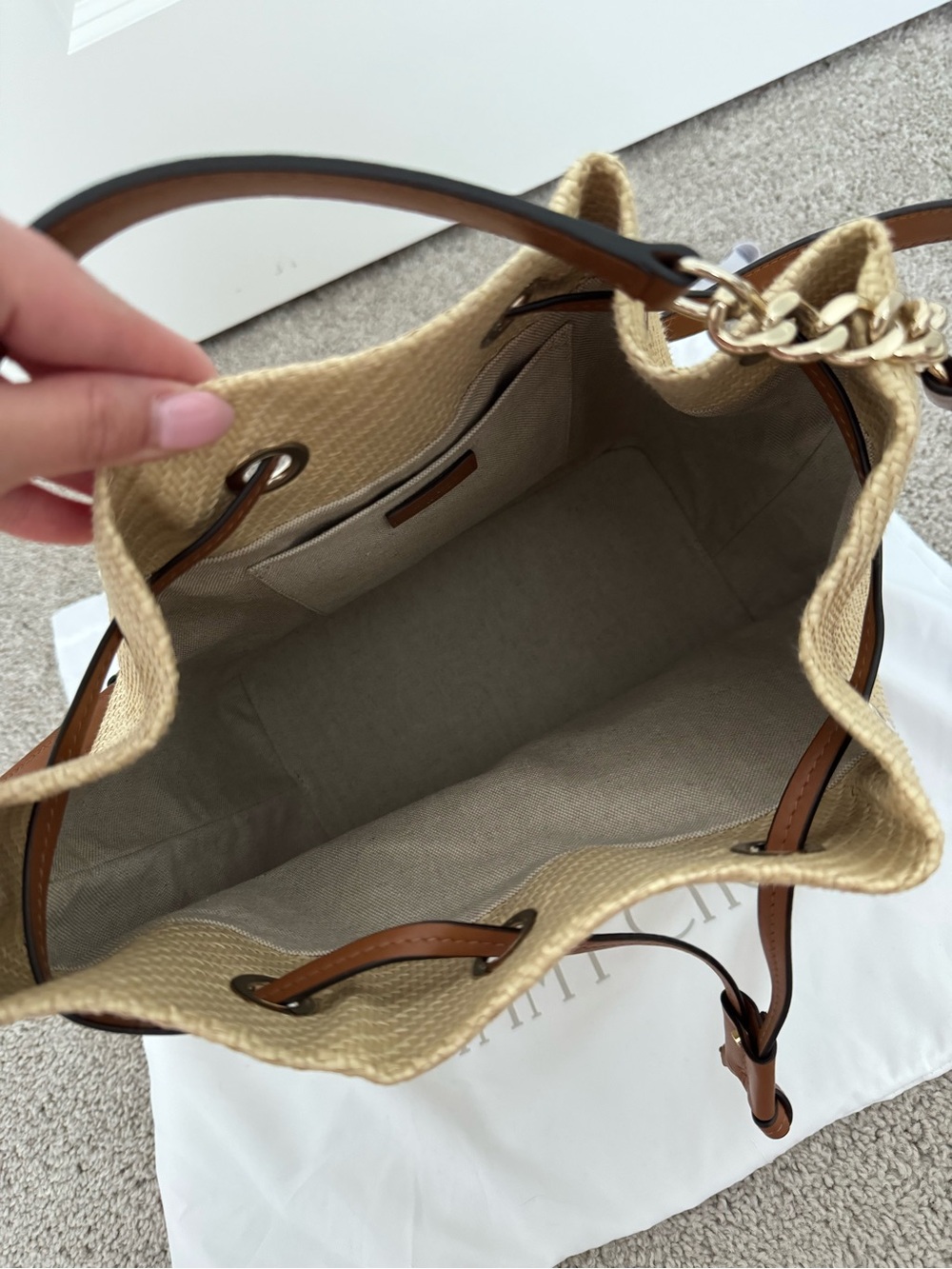 JIMMY CHOO Juno Raffia Bucket Bag - Picture 4 of 10